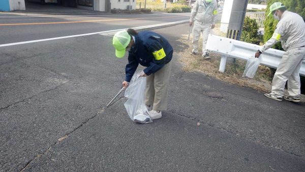 道路清掃　松浦道路周辺（2022年11月10日）